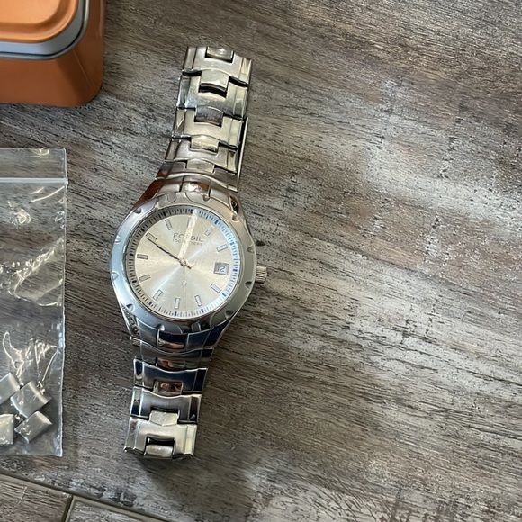 Fossil Stainless Steel Men’s Silver Watch - Picture 2 of 7